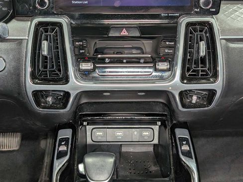 Used 2022 Kia Sorento SX AWD/4WD image 18