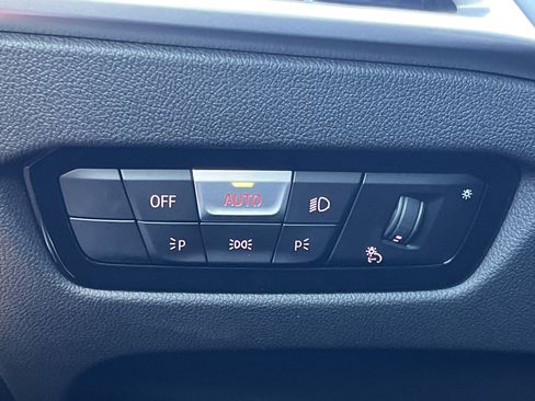 New 2026 BMW 330i Sedan w/ Convenience Package image 15