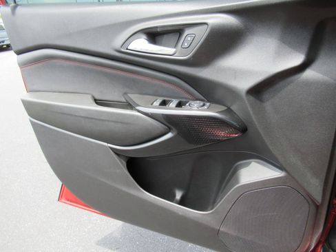 Certified 2024 Chevrolet Trax RS w/ Driver Confidence Package FWD image 19