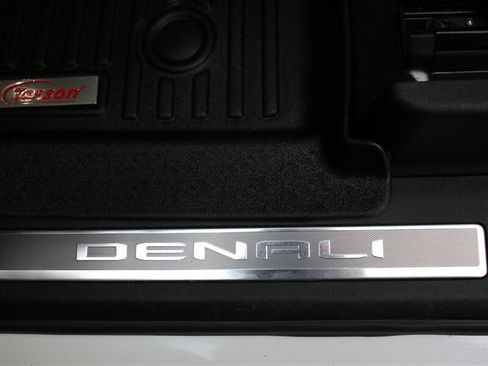 Used 2024 GMC Yukon XL Denali Ultimate AWD/4WD image 23