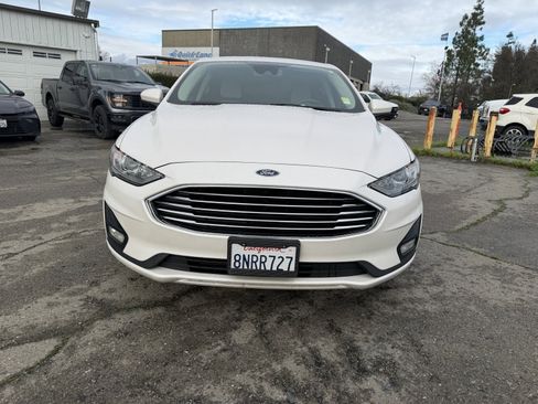 Used 2019 Ford Fusion SE w/ Equipment Group 151A image 8