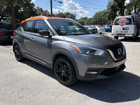 Used 2020 Nissan Kicks SR w/ SR Premium Package FWD image 7