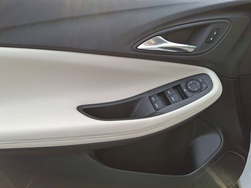 Certified 2023 Buick Encore GX Preferred FWD image 12
