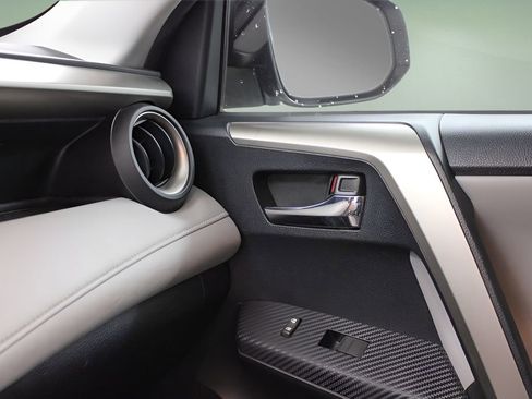 Used 2014 Toyota RAV4 Limited FWD image 29