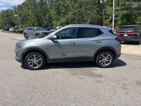 Used 2023 Buick Encore GX Essence w/ Experience Buick Package FWD image 39
