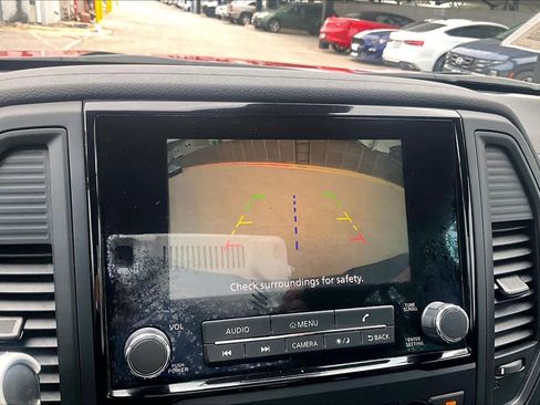 Used 2023 Nissan Titan SV w/ SV Convenience Package image 25