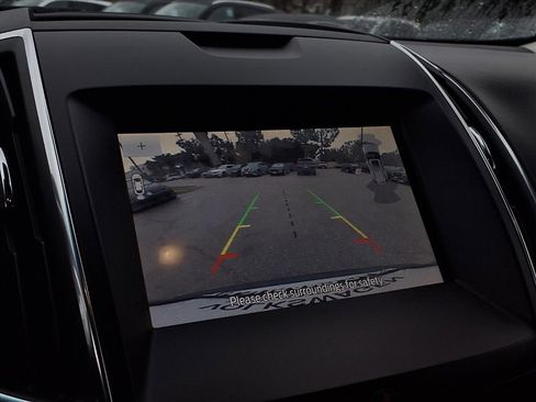 Used 2020 Ford Edge Titanium w/ Equipment Group 301A image 9