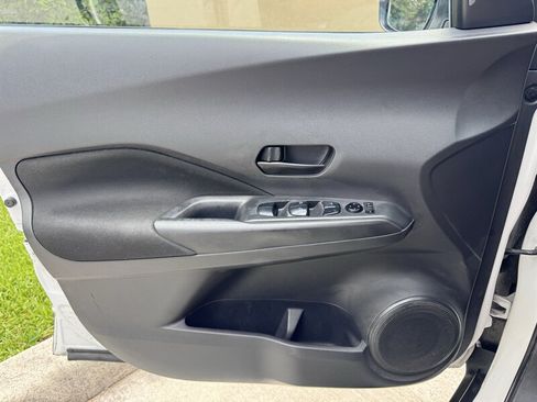 Used 2021 Nissan Kicks S FWD image 13