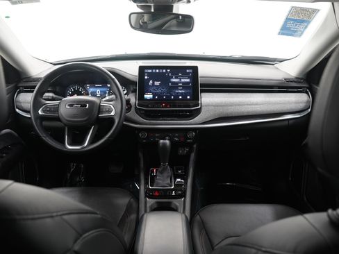 Used 2022 Jeep Compass Latitude image 12