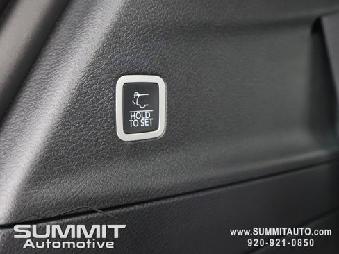 New 2027 Chrysler Pacifica Select AWD/4WD image 30