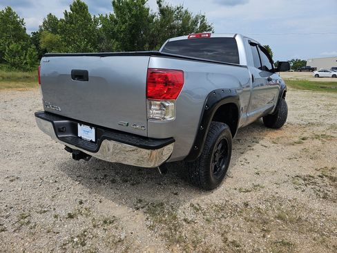 Used 2011 Toyota Tundra 4x4 Double Cab w/ Tow Pkg image 4