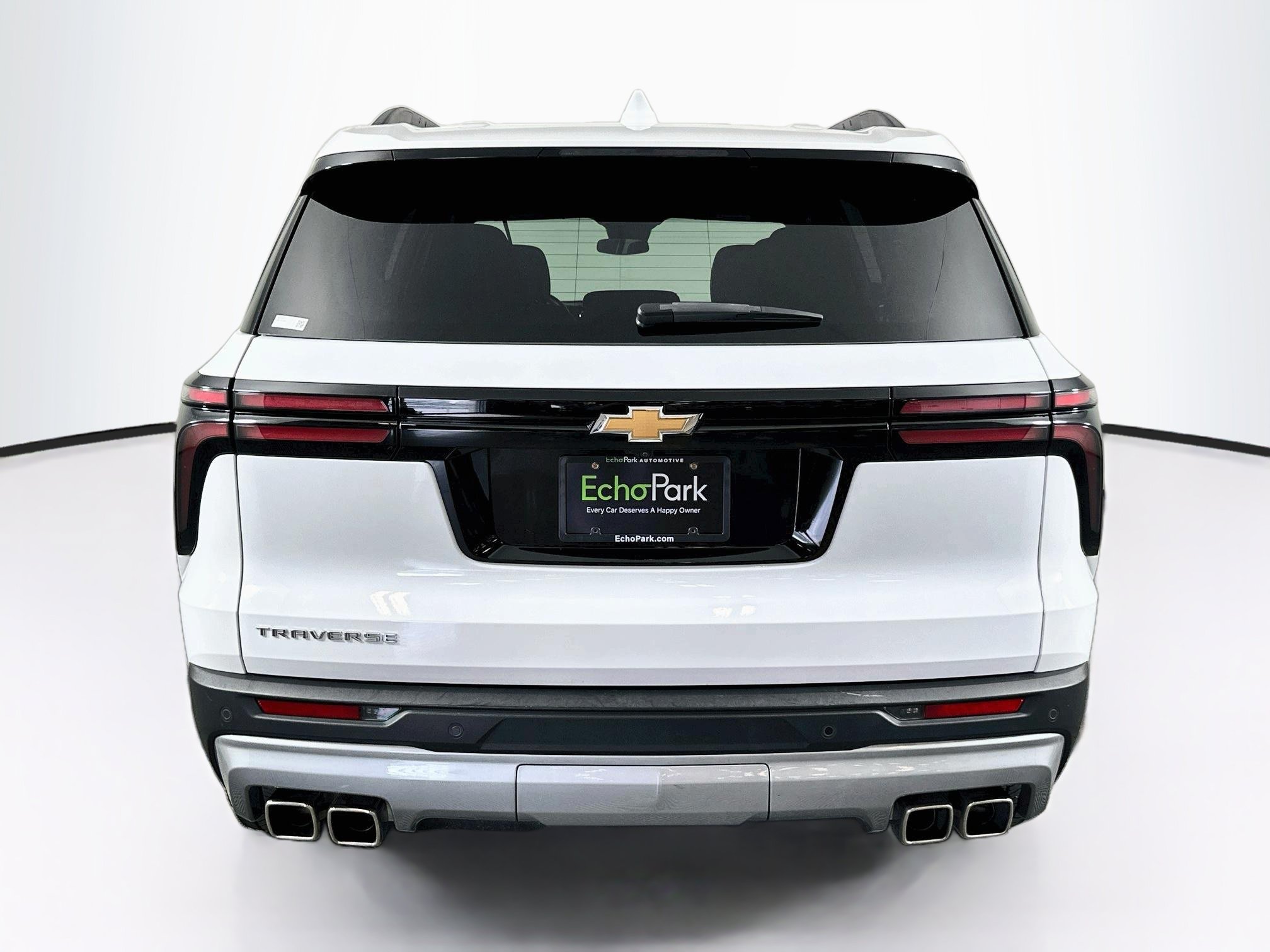 Used 2025 Chevrolet Traverse LT FWD image 7