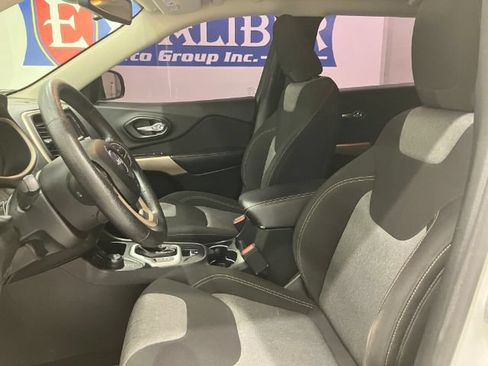 Used 2017 Jeep Cherokee Sport w/ Trailer Tow Group AWD/4WD image 22