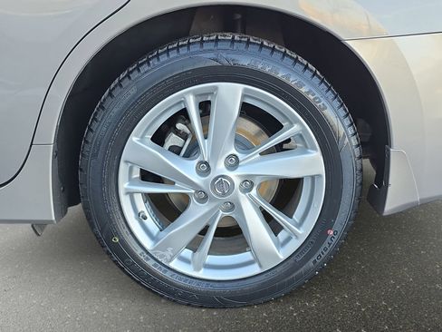 Used 2013 Nissan Altima 2.5 SL w/ Technology Pkg image 33