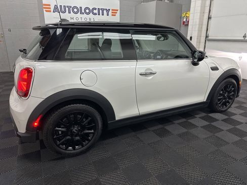 Used 2023 MINI Cooper 2-Door Hardtop image 11