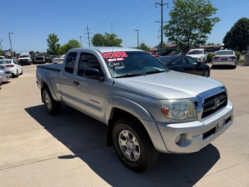 Used 2006 Toyota Tacoma PreRunner RWD image 10