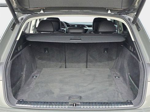 Certified 2024 Audi Q8 e-tron Premium image 14