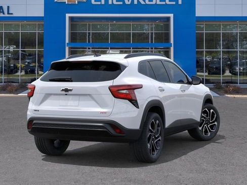 New 2026 Chevrolet Trax RS w/ Driver Confidence Package FWD image 4