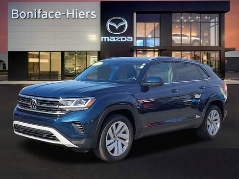 Used 2022 Volkswagen Atlas Cross Sport SE image 2