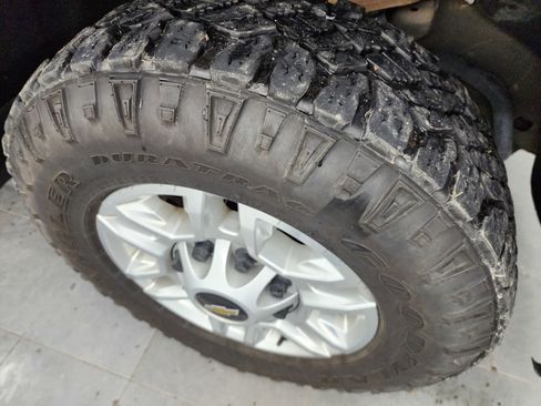 Used 2020 Chevrolet Silverado 2500 LT w/ Convenience Package image 3