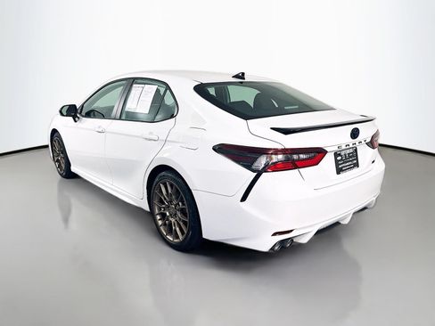 Used 2023 Toyota Camry SE FWD image 5
