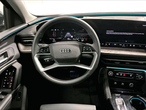 Used 2025 Audi Q5 Premium Plus w/ Premium Plus image 8