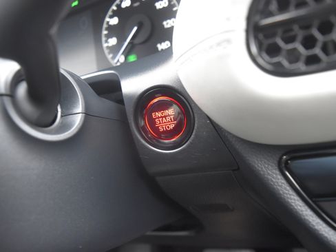 Certified 2023 Honda HR-V LX image 14