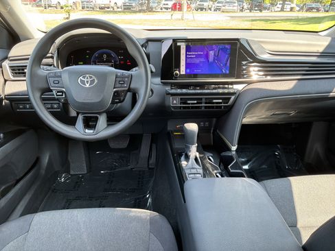 Used 2026 Toyota Camry LE FWD image 28