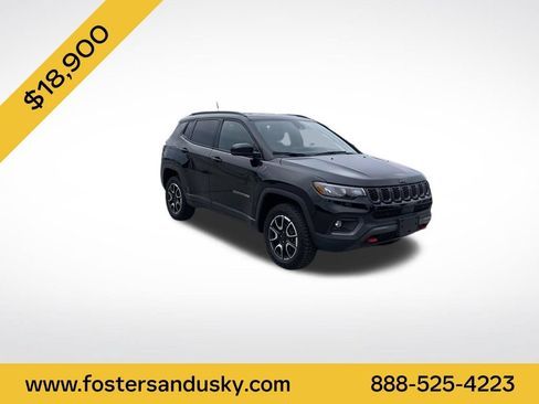 Used 2024 Jeep Compass Trailhawk AWD/4WD image 7