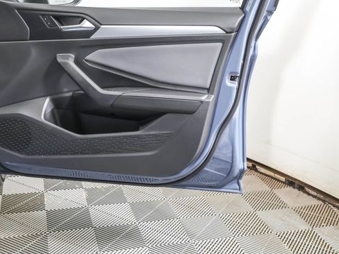 Used 2025 Volkswagen Jetta SE w/ Black Wheel Package image 47