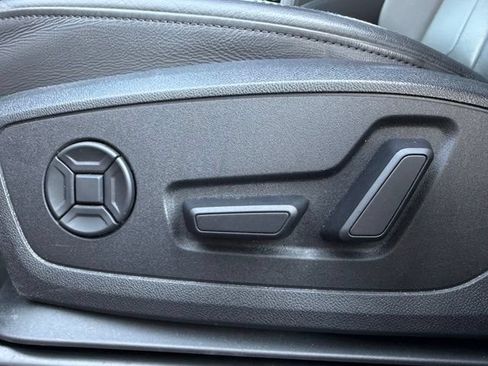 Used 2025 Audi Q3 2.0T Premium AWD/4WD image 16