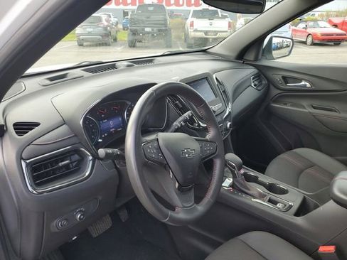 Used 2022 Chevrolet Equinox RS w/ LPO, Floor Liner Package AWD/4WD image 13
