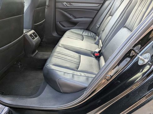 Used 2018 Honda Accord Touring image 34
