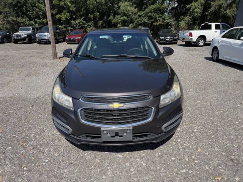 Used 2015 Chevrolet Cruze LT w/ Technology Package FWD image 5
