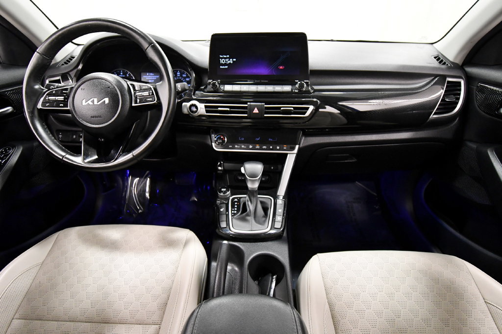 Certified 2023 Kia Seltos EX AWD/4WD image 3