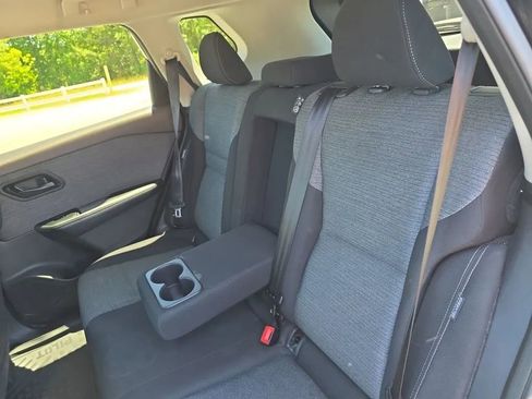 Used 2021 Nissan Rogue S FWD image 30