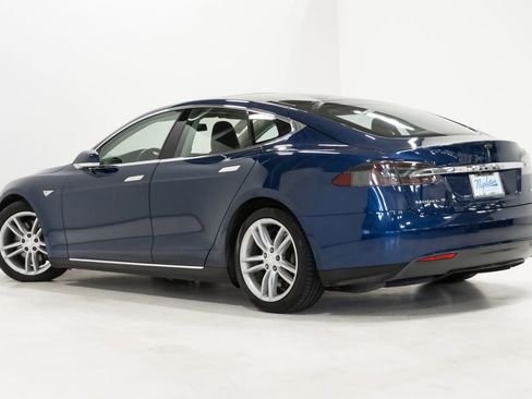 Used 2015 Tesla Model S 85D image 24