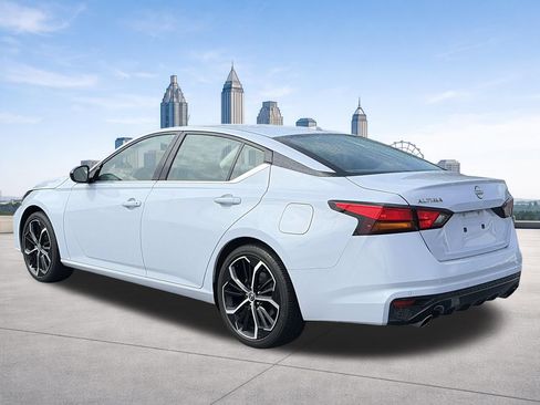 Certified 2025 Nissan Altima 2.5 SR w/ SR Premium Package FWD image 3