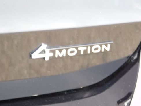 Used 2025 Volkswagen Taos SE AWD/4WD image 41