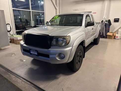 Used 2008 Toyota Tacoma Base image 3
