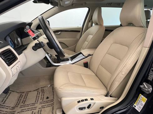 Used 2016 Volvo XC70 T5 Premier w/ Proximity Package image 8