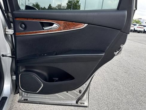 Used 2016 Lincoln MKX Reserve w/ Climate Package AWD/4WD image 12