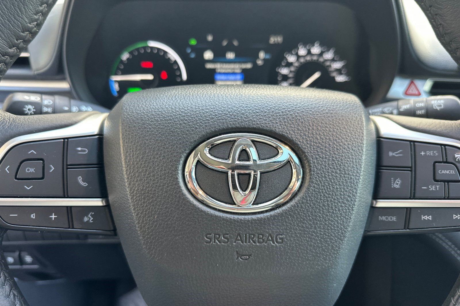 Used 2026 Toyota Sienna XLE FWD image 28