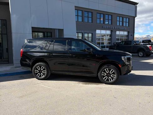 Used 2024 GMC Yukon AT4 w/ Technology Package image 4