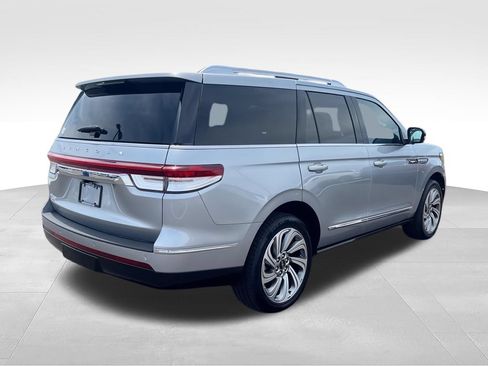 Used 2023 Lincoln Navigator Reserve AWD/4WD image 8
