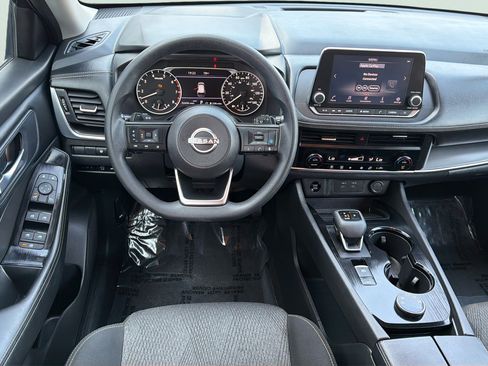 Used 2024 Nissan Rogue SV AWD/4WD image 3