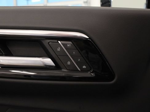 Used 2025 Chevrolet Tahoe LT w/ Comfort Package RWD image 12