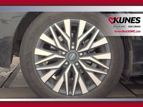 Used 2024 Nissan Altima 2.5 SV image 11