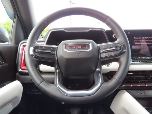 Used 2023 GMC Canyon AT4X image 26