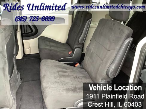 Used 2012 Dodge Grand Caravan SXT w/ Entertainment Group 1 FWD image 23